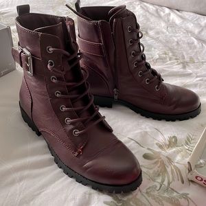 BRAND NEW Combat boots size 8 wine color